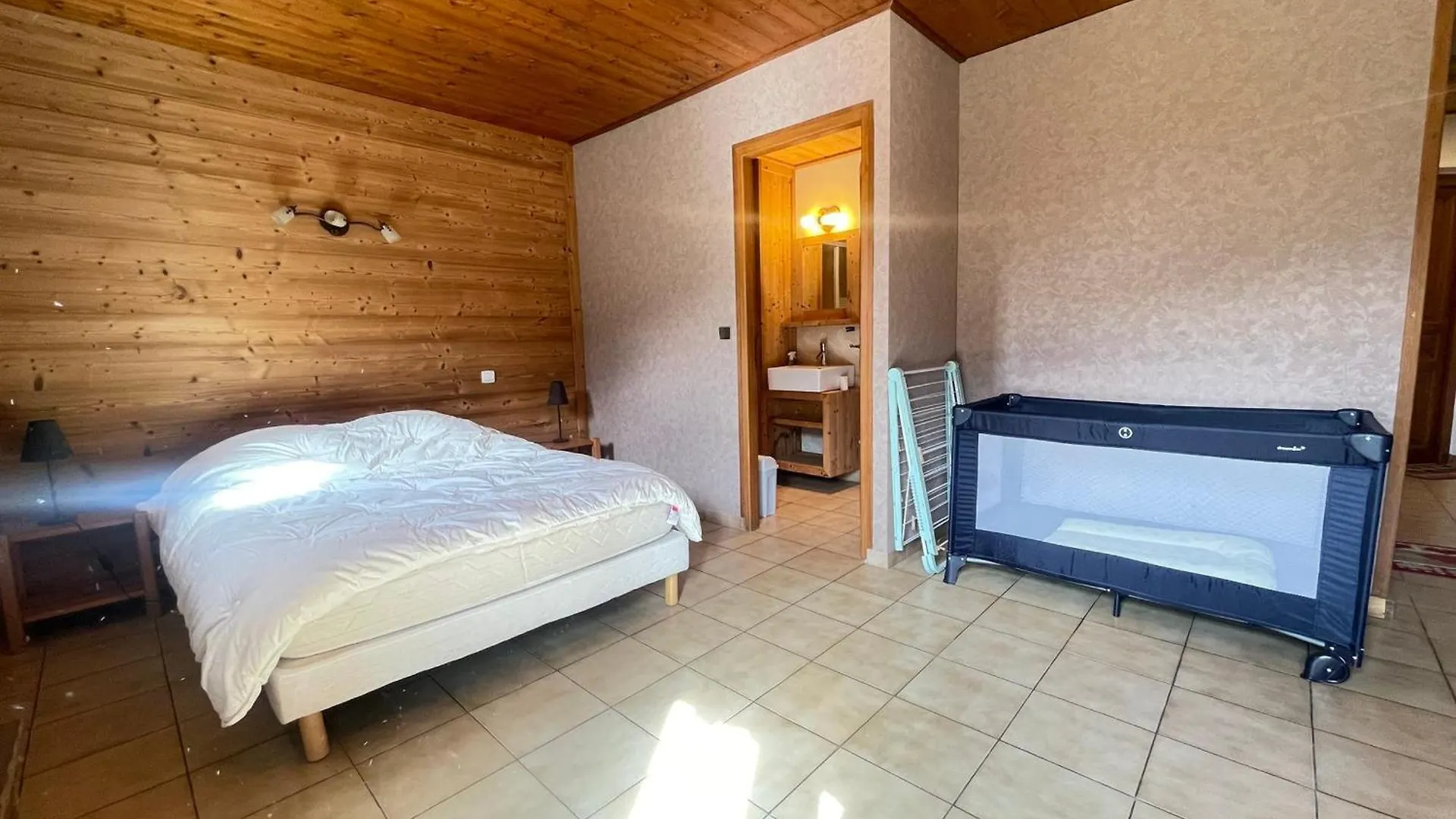 Chalet A Flumet Pour 8 Pers Avec Terrasse Et Wifi Inclus - Fr-1-505-225 0*,  Frankreich